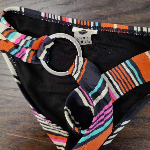 Roxy Bikini - Picture 5 of 6